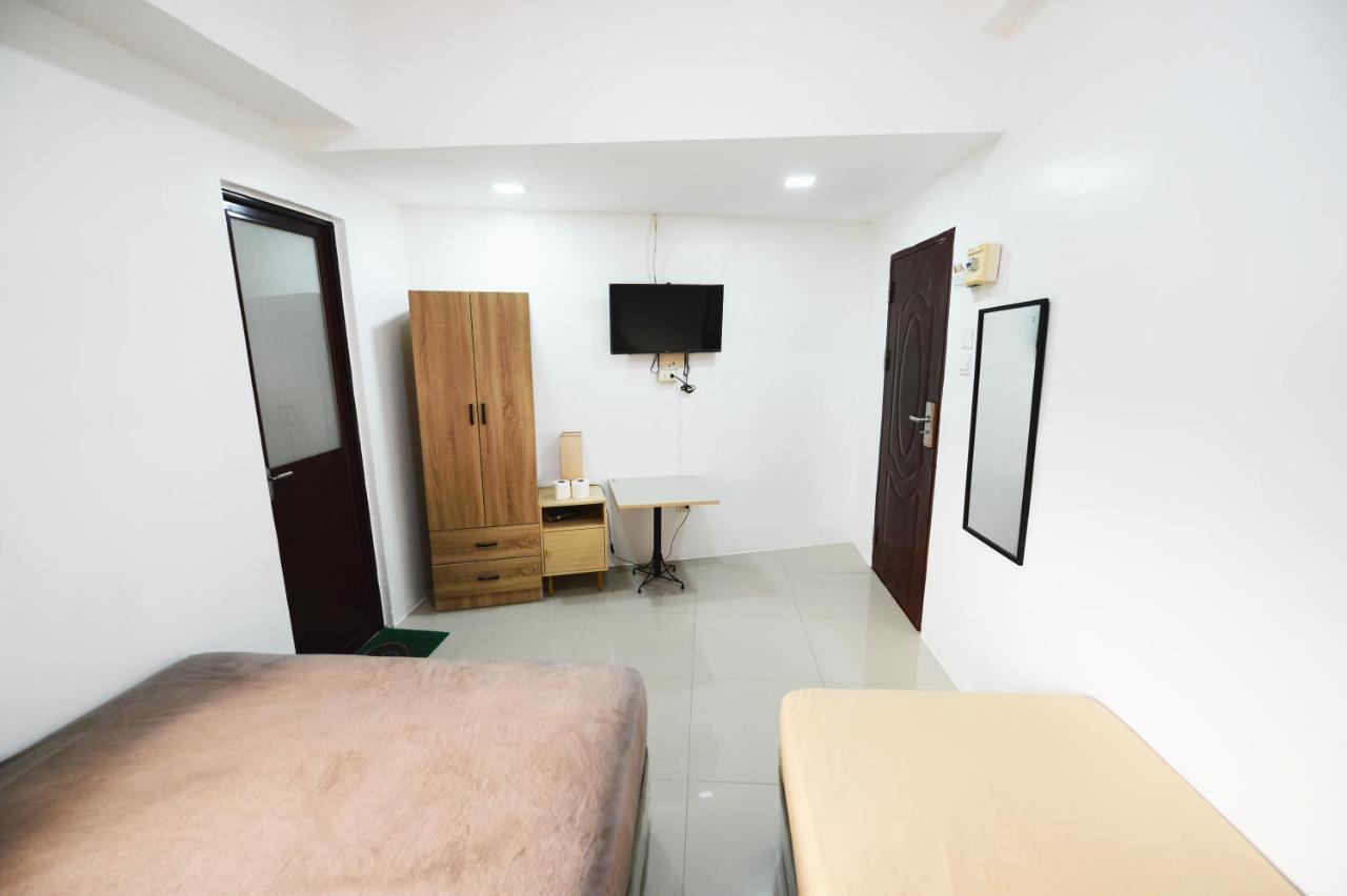 Hotel Cebu Courtyard Lapu-Lapu City Esterno foto