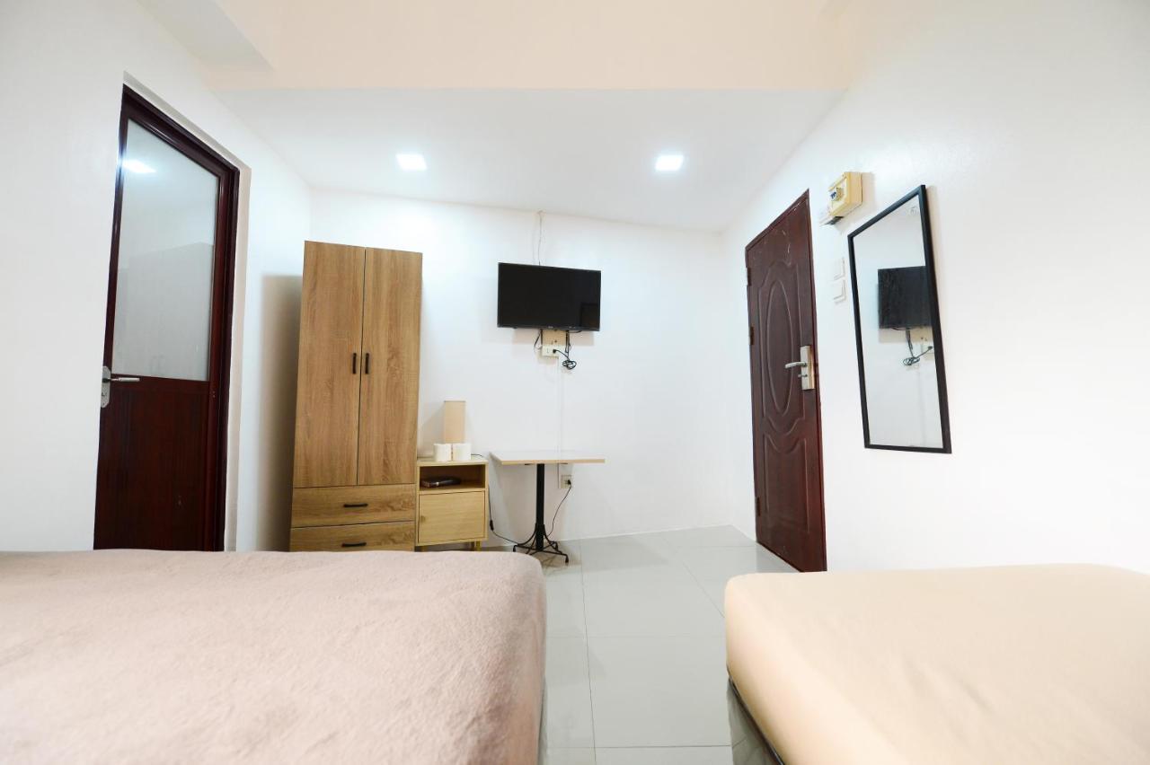 Hotel Cebu Courtyard Lapu-Lapu City Esterno foto
